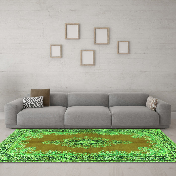 Machine Washable Persian Green Traditional Area Rugs in a Living Room,, wshtr4223grn