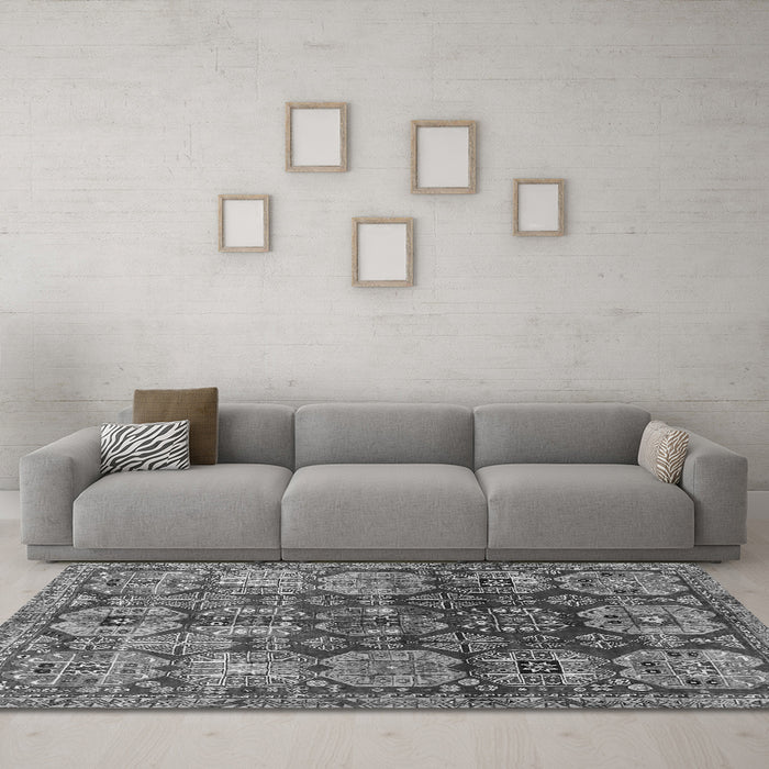 Machine Washable Persian Gray Traditional Rug in a Living Room,, wshtr4226gry