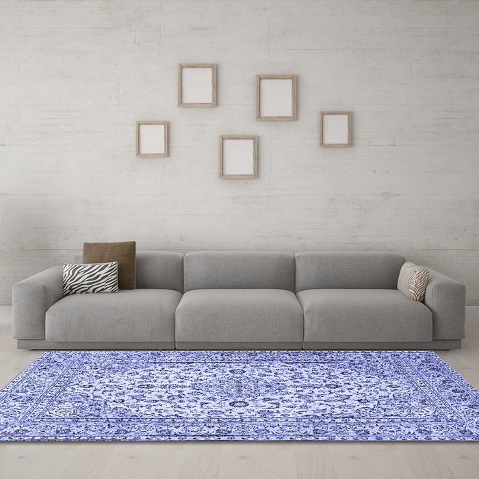 Machine Washable Persian Blue Traditional Rug in a Living Room, wshtr4227blu