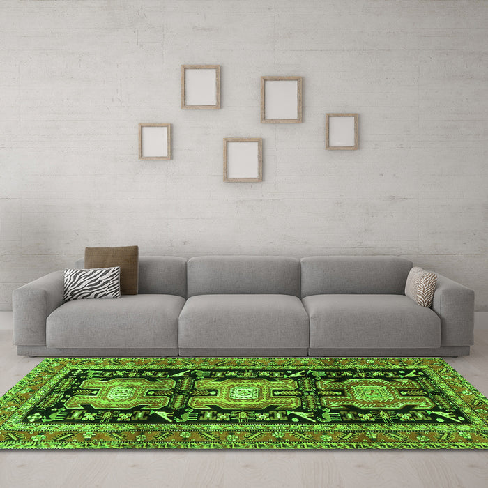Machine Washable Persian Green Traditional Area Rugs in a Living Room,, wshtr4228grn