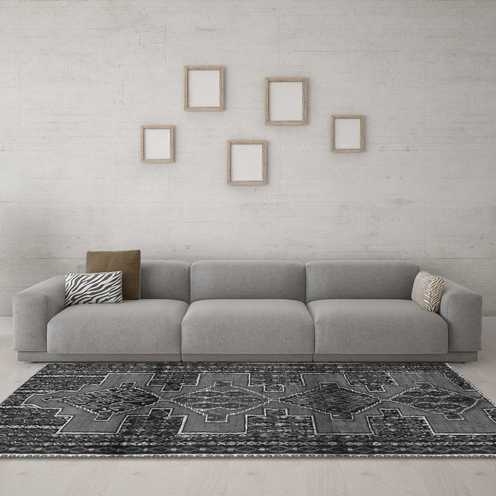 Machine Washable Persian Gray Traditional Rug in a Living Room,, wshtr4229gry