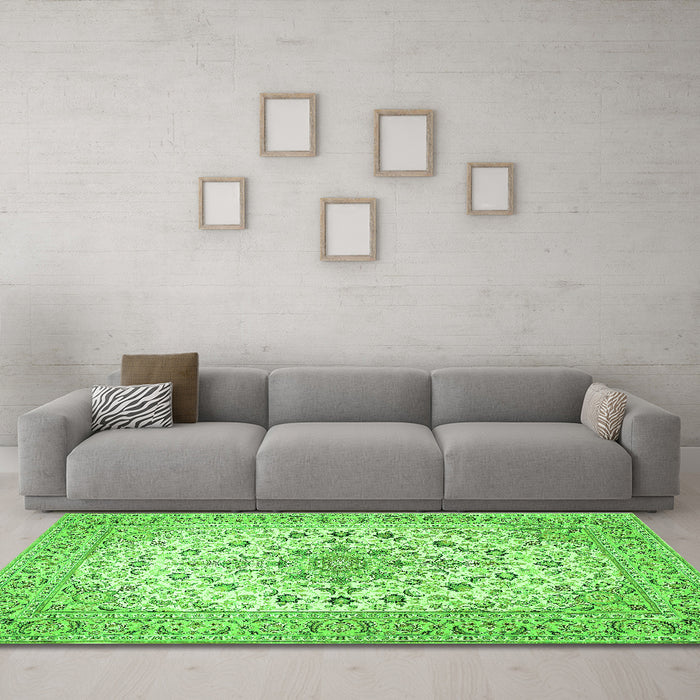 Machine Washable Medallion Green Traditional Area Rugs in a Living Room,, wshtr422grn