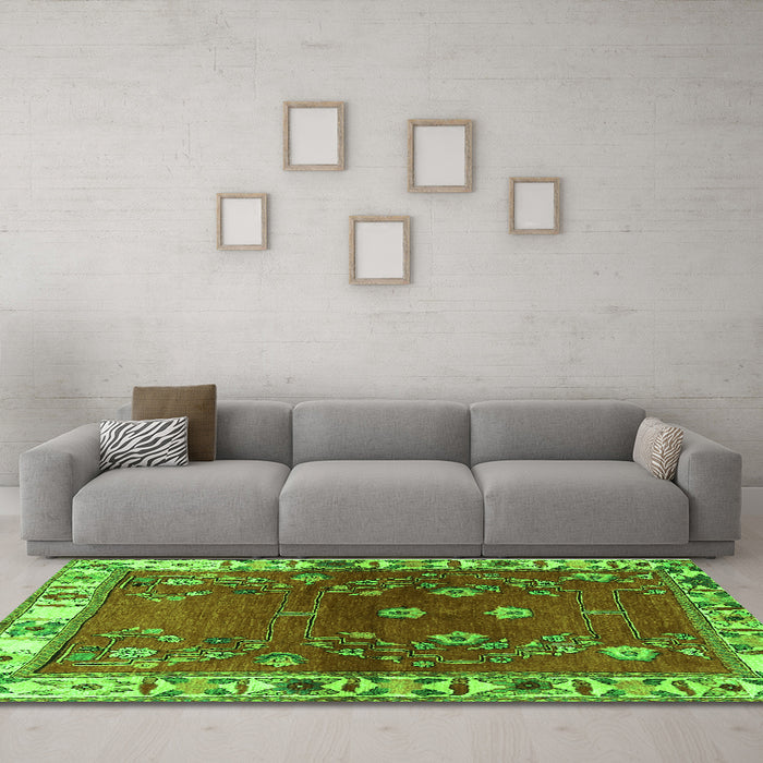 Machine Washable Persian Green Traditional Area Rugs in a Living Room,, wshtr4230grn