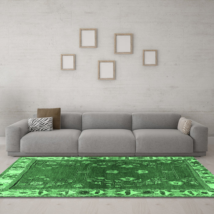 Machine Washable Persian Emerald Green Traditional Area Rugs in a Living Room,, wshtr4230emgrn