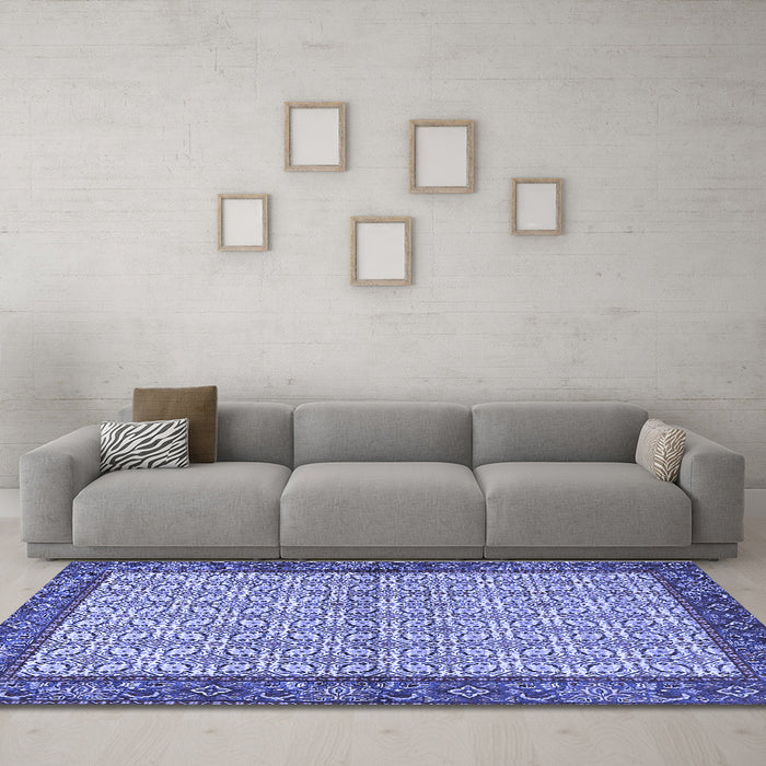 Machine Washable Persian Blue Traditional Rug in a Living Room, wshtr4231blu