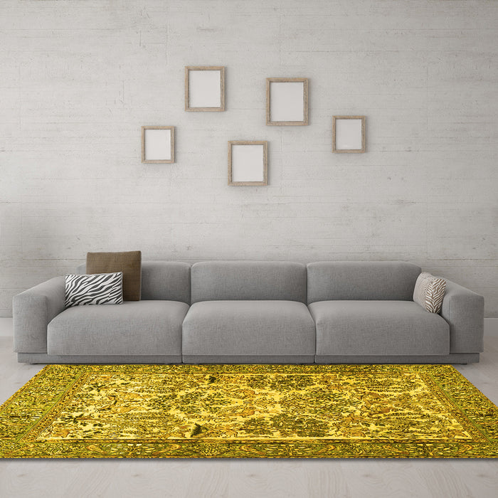 Machine Washable Animal Yellow Traditional Rug in a Living Room, wshtr4232yw