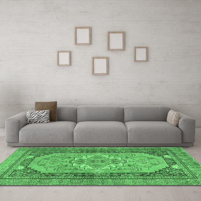 Machine Washable Persian Emerald Green Traditional Area Rugs in a Living Room,, wshtr4233emgrn