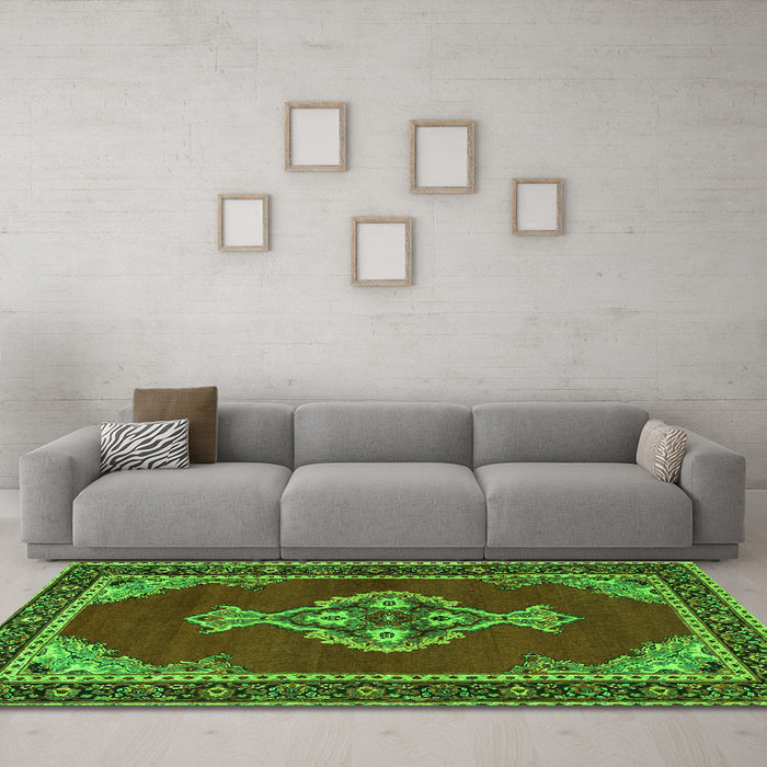 Machine Washable Persian Green Traditional Area Rugs in a Living Room,, wshtr4234grn