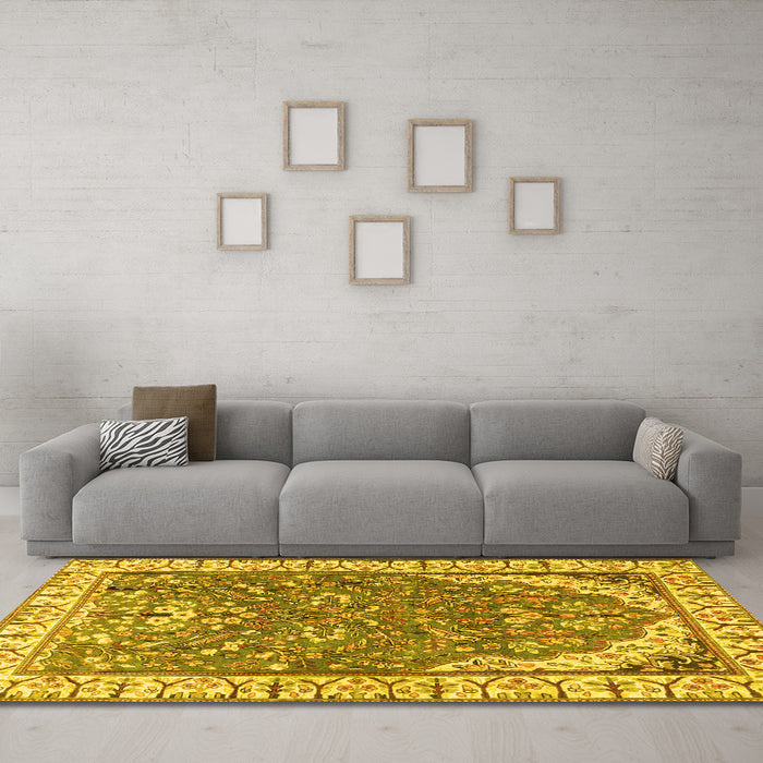 Machine Washable Animal Yellow Traditional Rug in a Living Room, wshtr4236yw