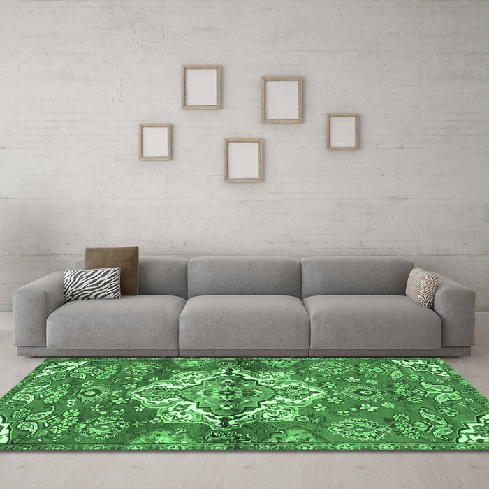 Machine Washable Persian Emerald Green Traditional Area Rugs in a Living Room,, wshtr4237emgrn