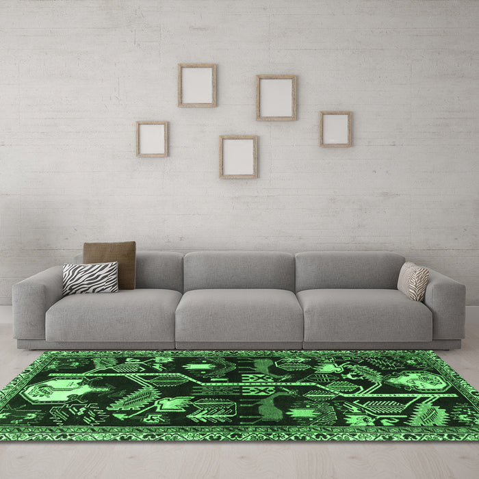Machine Washable Animal Emerald Green Traditional Area Rugs in a Living Room,, wshtr4238emgrn