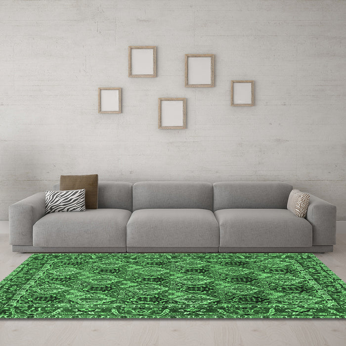 Machine Washable Persian Emerald Green Traditional Area Rugs in a Living Room,, wshtr423emgrn
