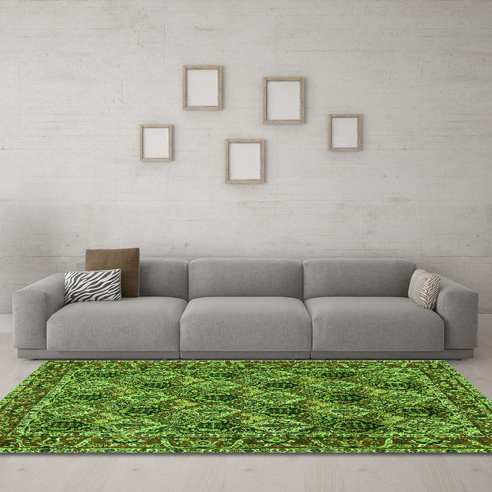 Machine Washable Persian Green Traditional Area Rugs in a Living Room,, wshtr423grn