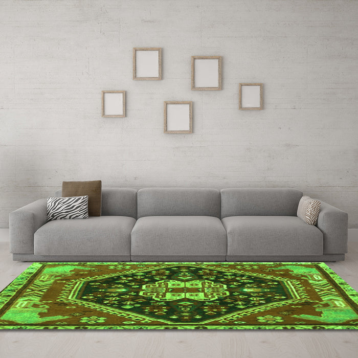 Machine Washable Persian Green Traditional Area Rugs in a Living Room,, wshtr4242grn
