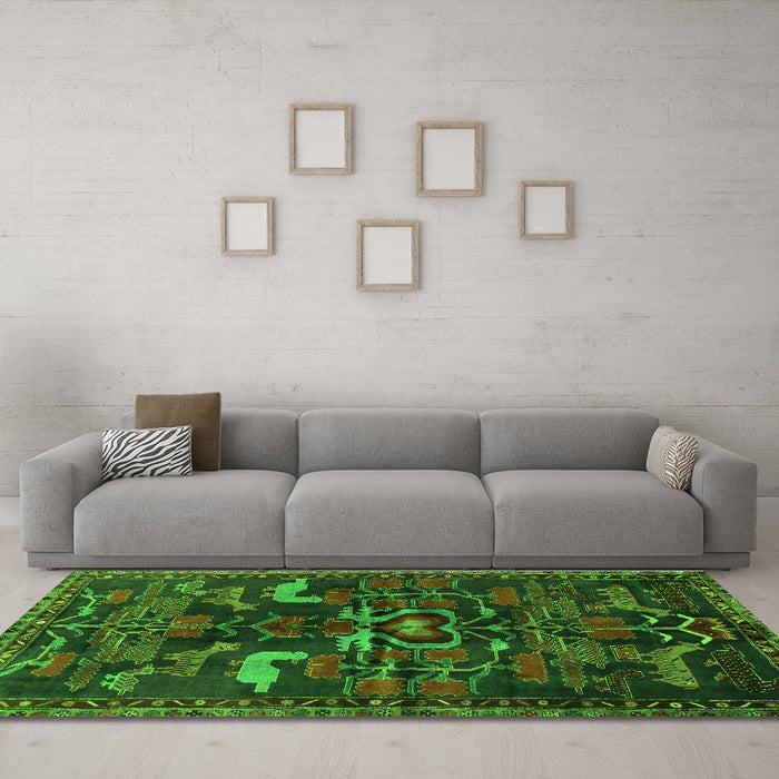 Machine Washable Animal Green Traditional Area Rugs in a Living Room,, wshtr4244grn