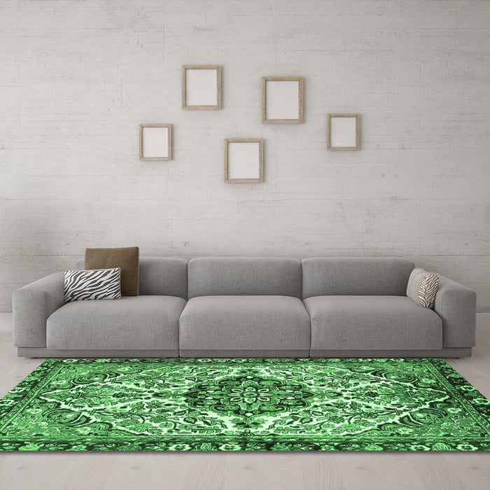 Machine Washable Persian Emerald Green Traditional Area Rugs in a Living Room,, wshtr4245emgrn