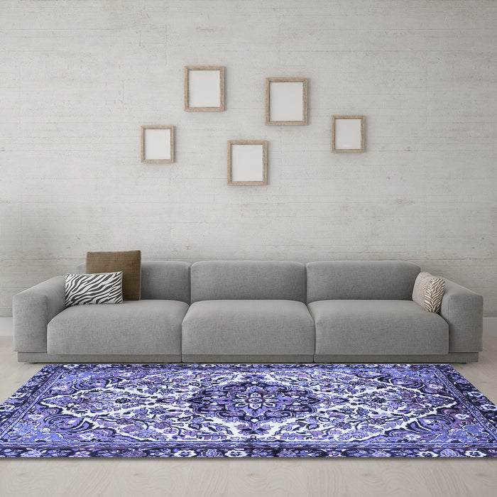 Machine Washable Persian Blue Traditional Rug in a Living Room, wshtr4245blu