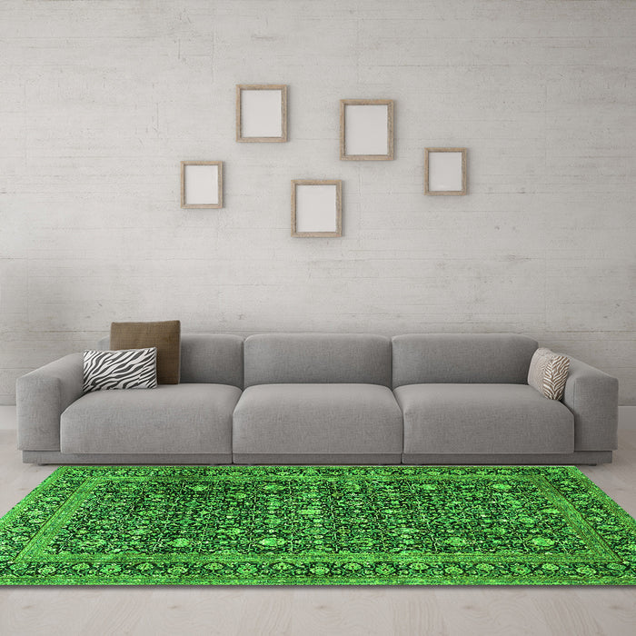 Machine Washable Persian Green Traditional Area Rugs in a Living Room,, wshtr4247grn