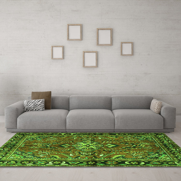 Machine Washable Persian Green Traditional Area Rugs in a Living Room,, wshtr4248grn