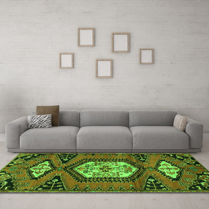 Machine Washable Persian Green Traditional Area Rugs in a Living Room,, wshtr4249grn