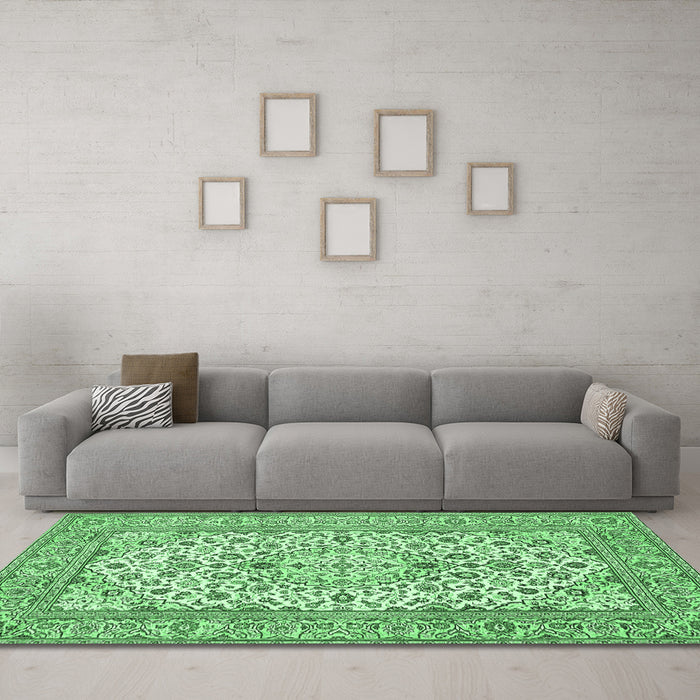 Machine Washable Medallion Emerald Green Traditional Area Rugs in a Living Room,, wshtr424emgrn