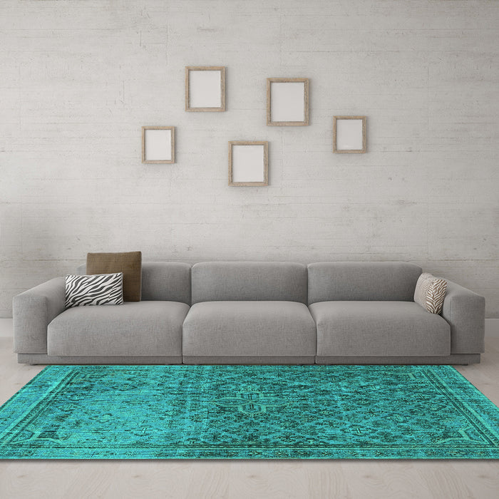 Machine Washable Persian Turquoise Traditional Area Rugs in a Living Room,, wshtr4253turq