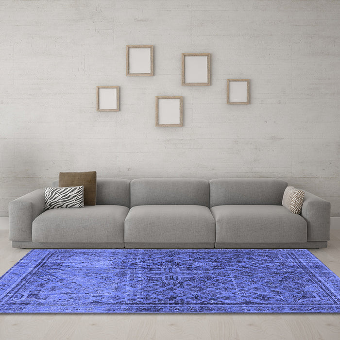 Machine Washable Persian Blue Traditional Rug in a Living Room, wshtr4253blu
