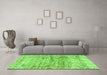 Machine Washable Persian Green Traditional Area Rugs in a Living Room,, wshtr4254grn