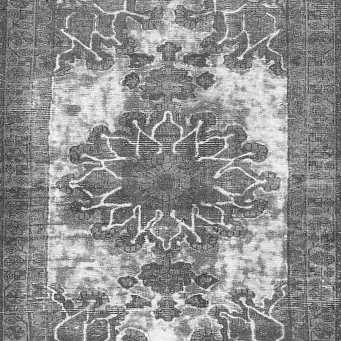 Serging Thickness of Machine Washable Persian Gray Traditional Rug, wshtr4255gry