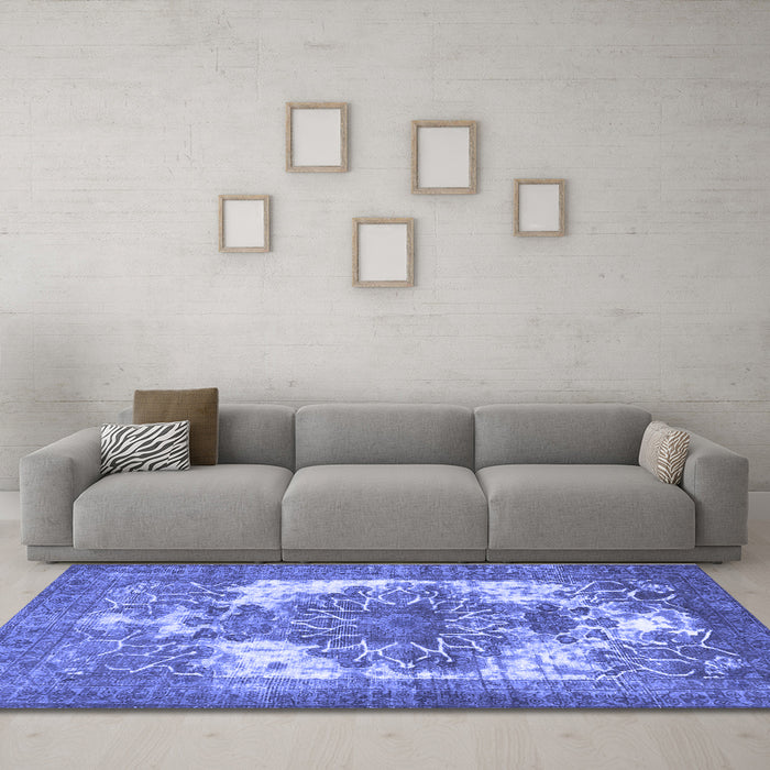 Machine Washable Persian Blue Traditional Rug in a Living Room, wshtr4255blu