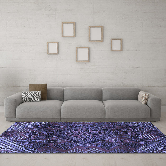 Machine Washable Persian Blue Traditional Rug in a Living Room, wshtr4256blu