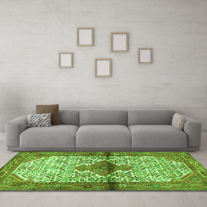 Machine Washable Persian Green Traditional Area Rugs in a Living Room,, wshtr4257grn