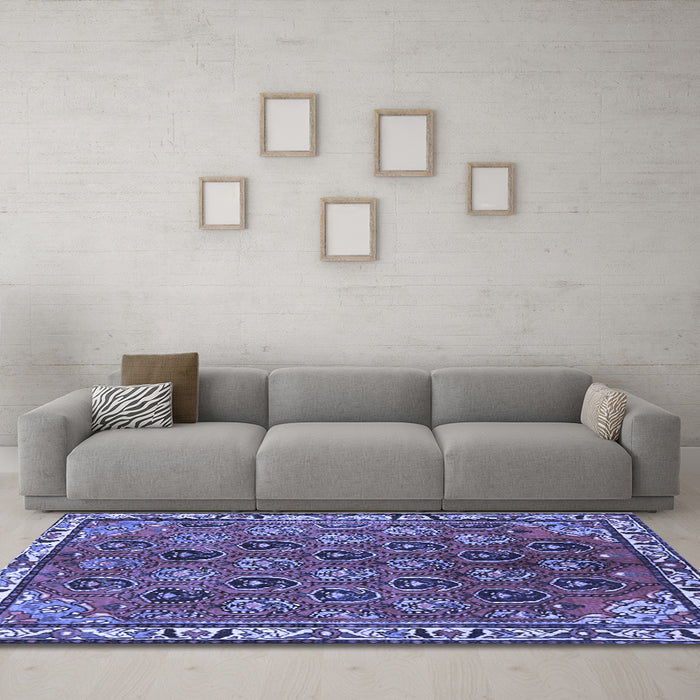 Machine Washable Persian Blue Traditional Rug in a Living Room, wshtr4258blu