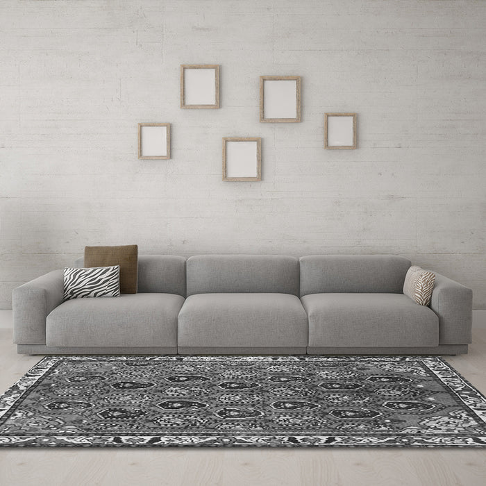 Machine Washable Persian Gray Traditional Rug in a Living Room,, wshtr4258gry