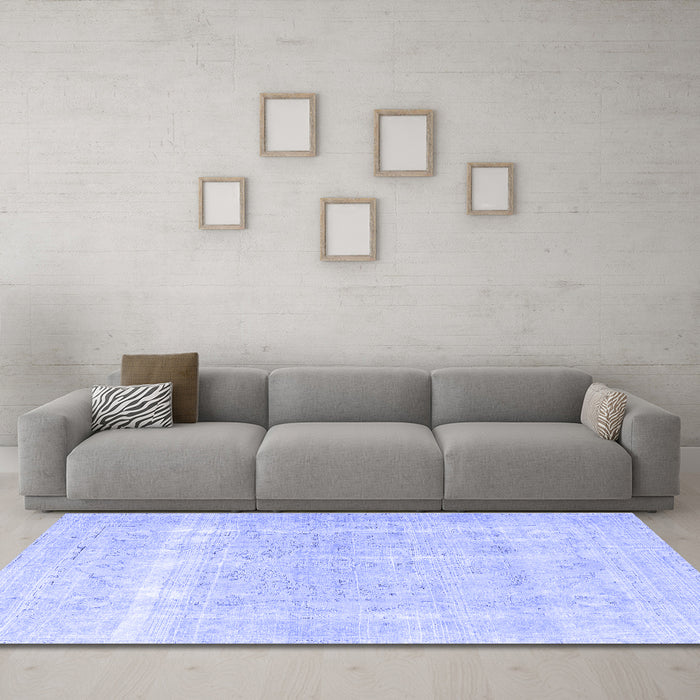 Machine Washable Persian Blue Traditional Rug in a Living Room, wshtr4259blu