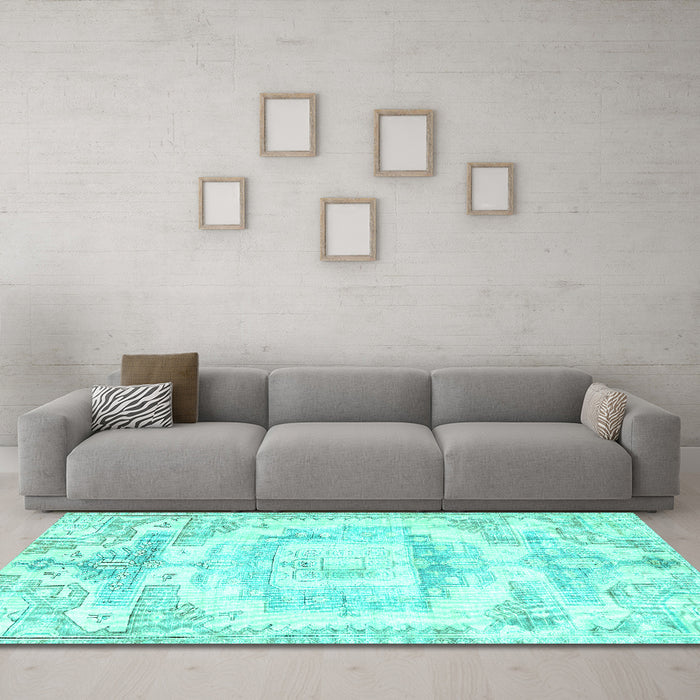 Machine Washable Persian Turquoise Traditional Area Rugs in a Living Room,, wshtr4260turq