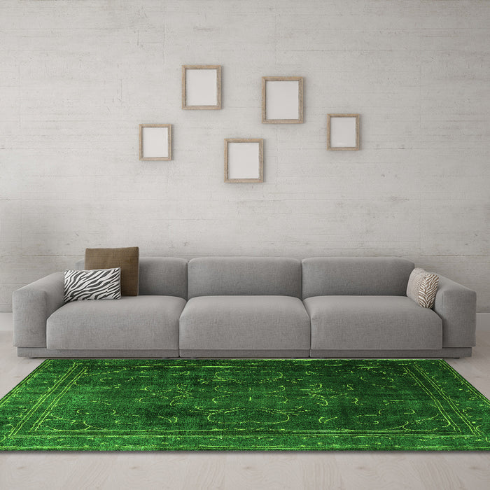 Machine Washable Persian Green Traditional Area Rugs in a Living Room,, wshtr4262grn