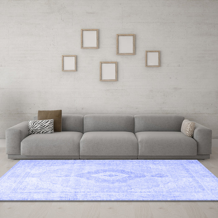 Machine Washable Persian Blue Traditional Rug in a Living Room, wshtr4265blu