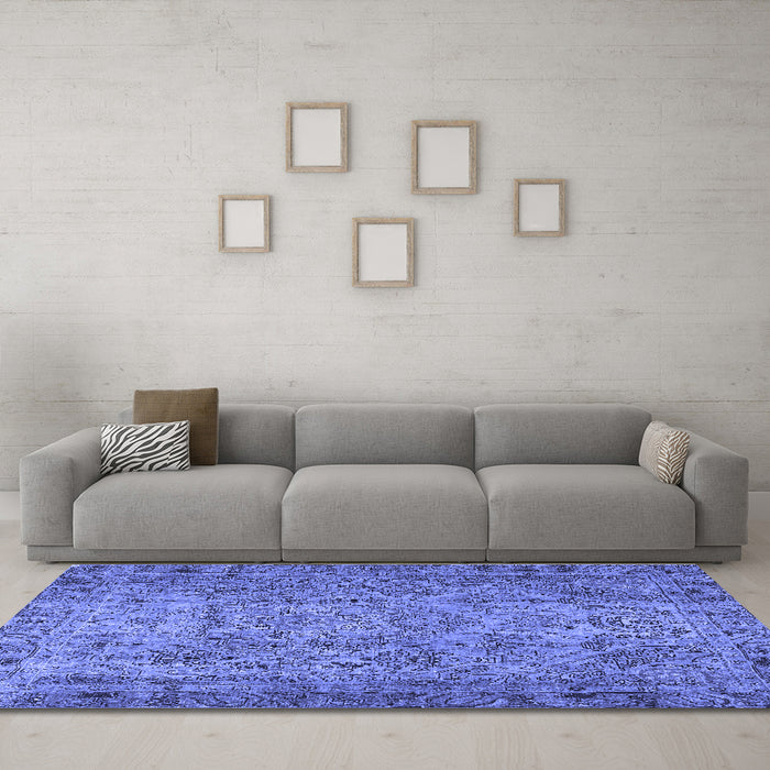 Machine Washable Persian Blue Traditional Rug in a Living Room, wshtr4266blu