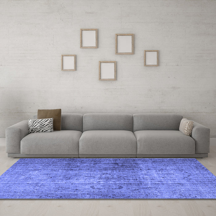 Machine Washable Persian Blue Traditional Rug in a Living Room, wshtr4268blu