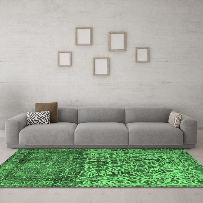 Machine Washable Persian Emerald Green Traditional Area Rugs in a Living Room,, wshtr4269emgrn