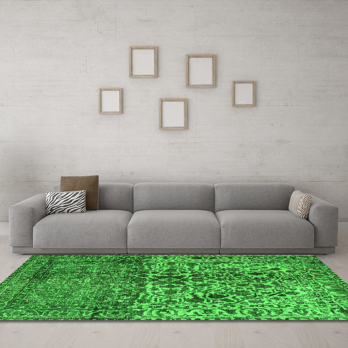 Machine Washable Persian Green Traditional Area Rugs in a Living Room,, wshtr4269grn