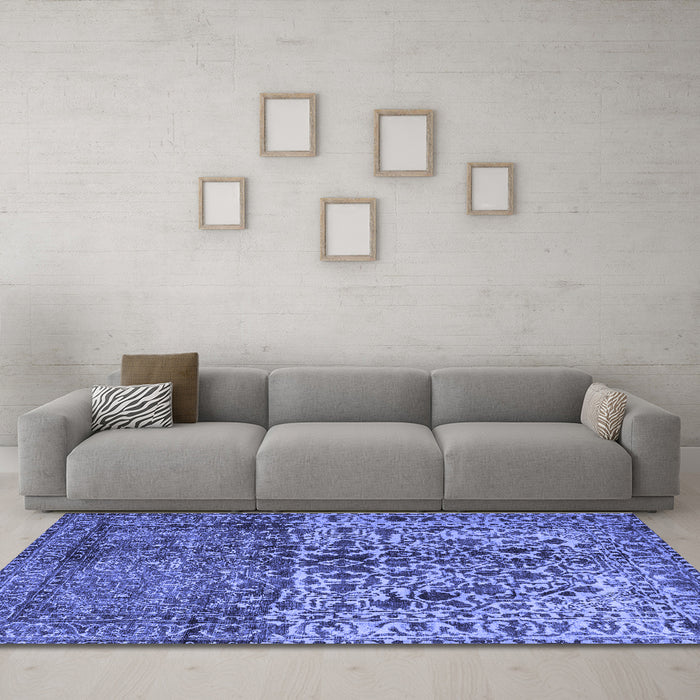 Machine Washable Persian Blue Traditional Rug in a Living Room, wshtr4269blu