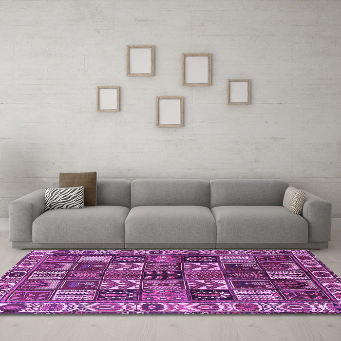 Machine Washable Persian Purple Traditional Area Rugs in a Living Room, wshtr426pur