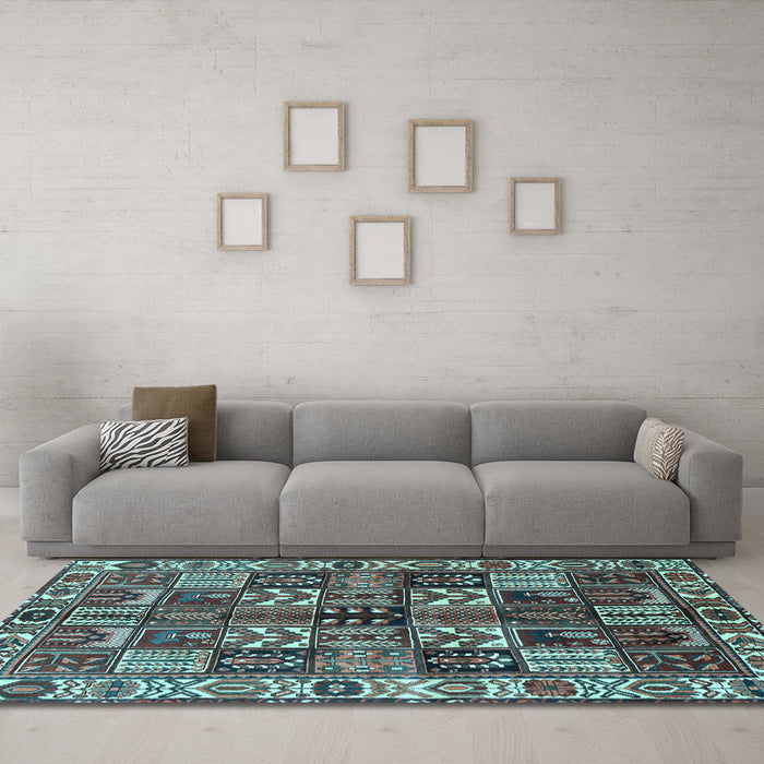 Machine Washable Persian Light Blue Traditional Rug in a Living Room, wshtr426lblu