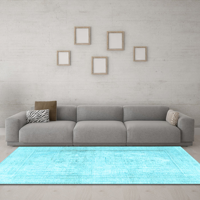 Machine Washable Persian Light Blue Traditional Rug in a Living Room, wshtr4270lblu