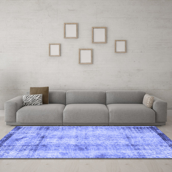 Machine Washable Persian Blue Traditional Rug in a Living Room, wshtr4271blu