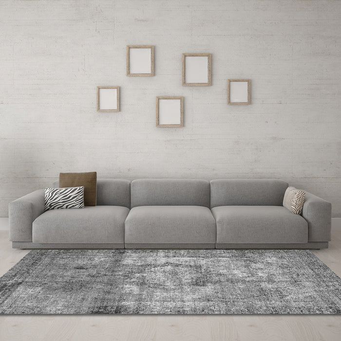 Machine Washable Persian Gray Traditional Rug in a Living Room,, wshtr4272gry