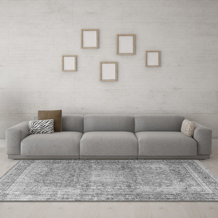 Machine Washable Persian Gray Traditional Rug in a Living Room,, wshtr4273gry