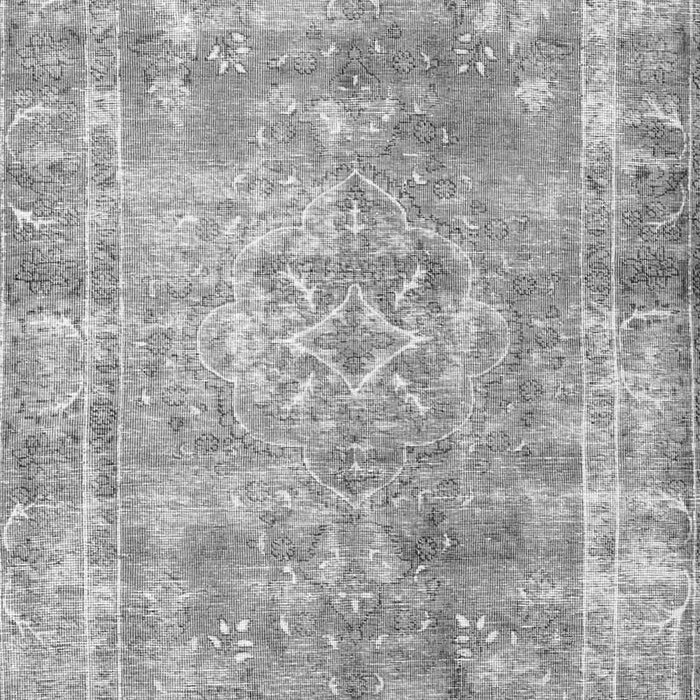 Serging Thickness of Machine Washable Persian Gray Traditional Rug, wshtr4274gry